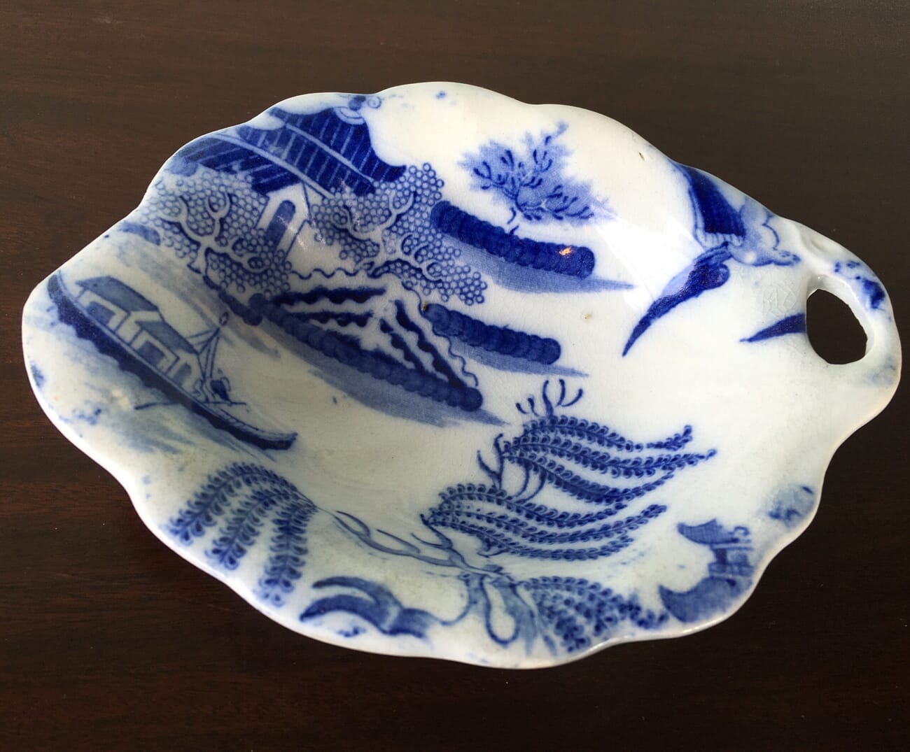 Willow pattern leaf form dish, mid-19th century -17383