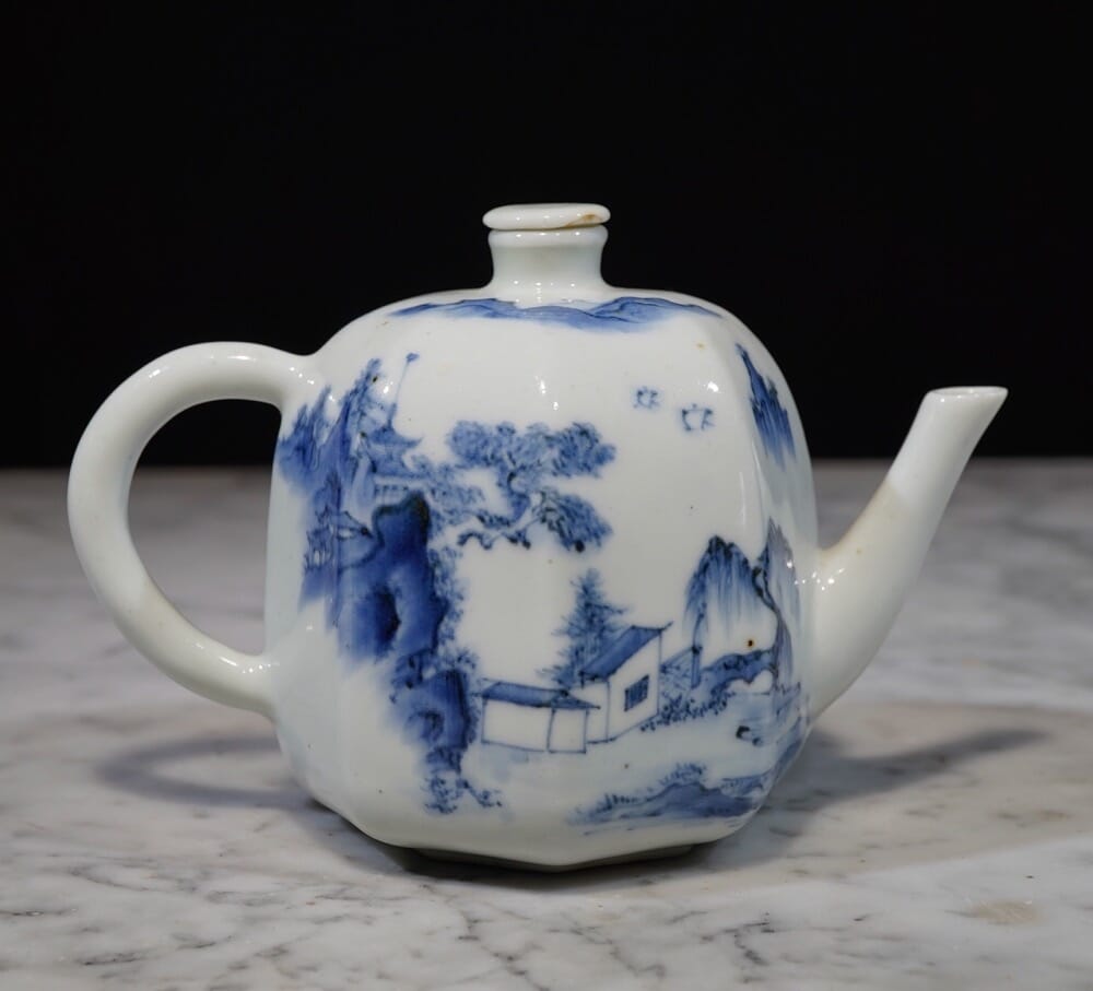Japanese Hirado porcelain wine pot C.1750