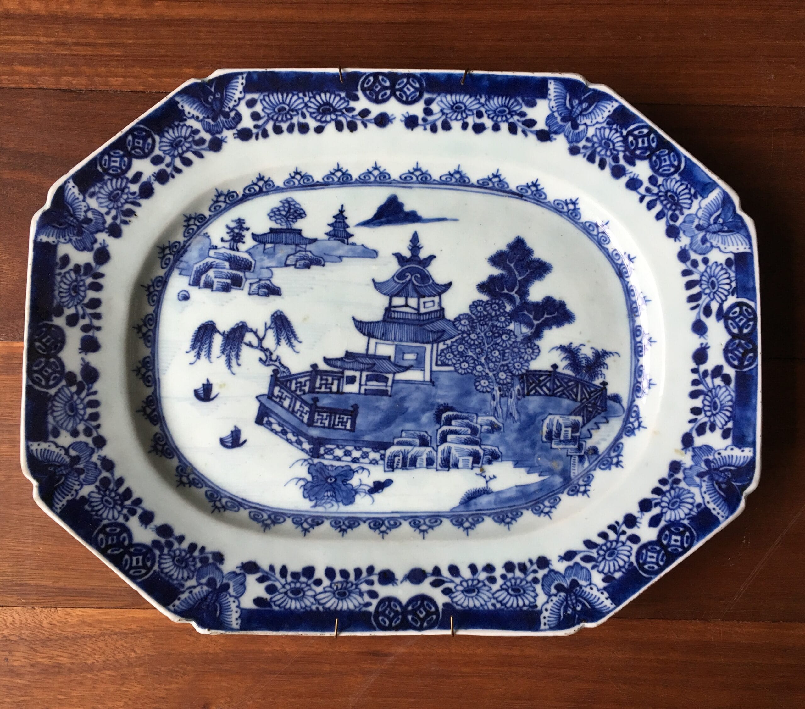 Chinese Export serving dish, river landscape, circa 1750-0