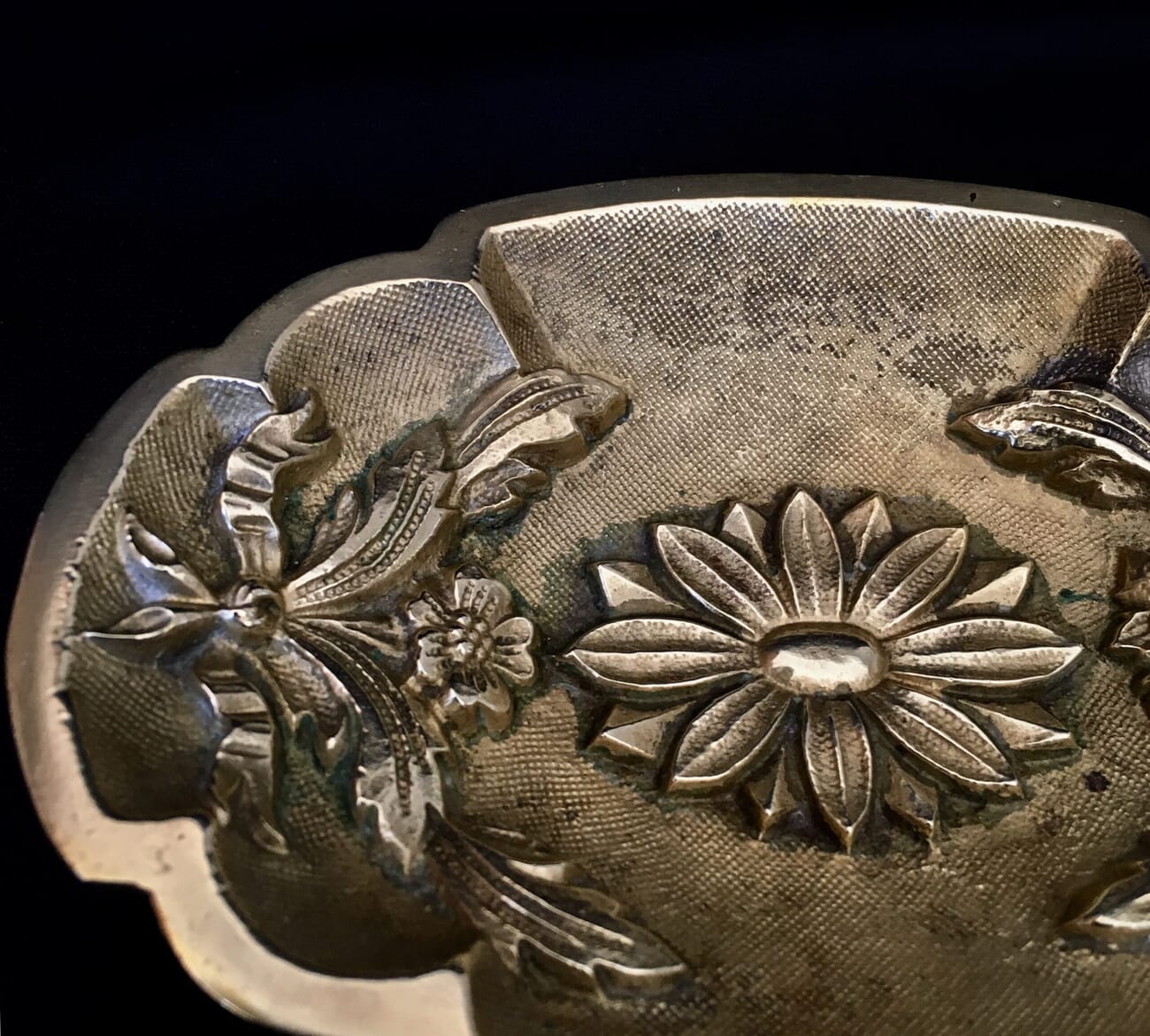 French ormolu pin dish with flowers, 19th century -22115