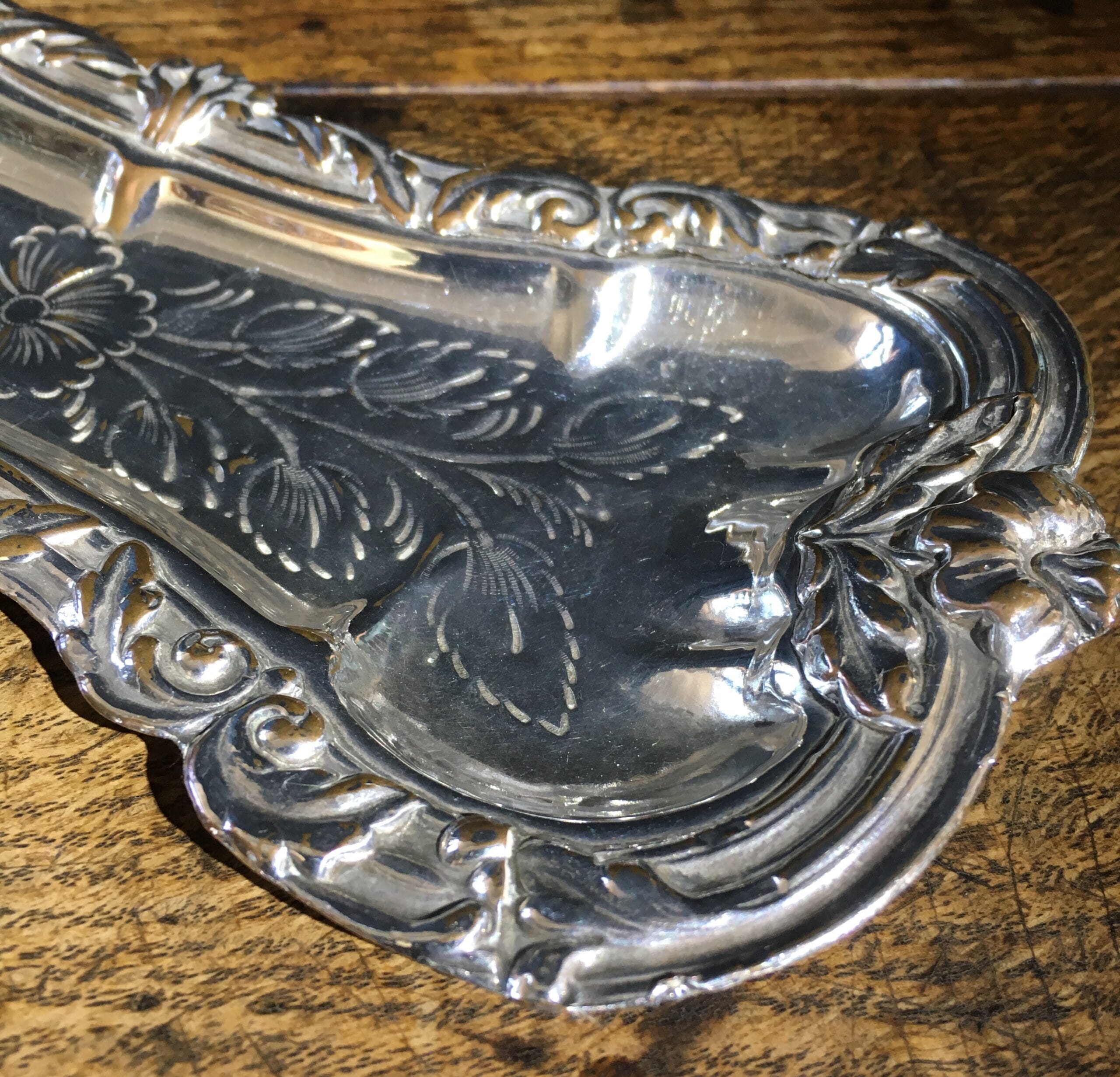 Old Sheffield plate snuffer tray, flower engraving, c. 1820 – Moorabool ...