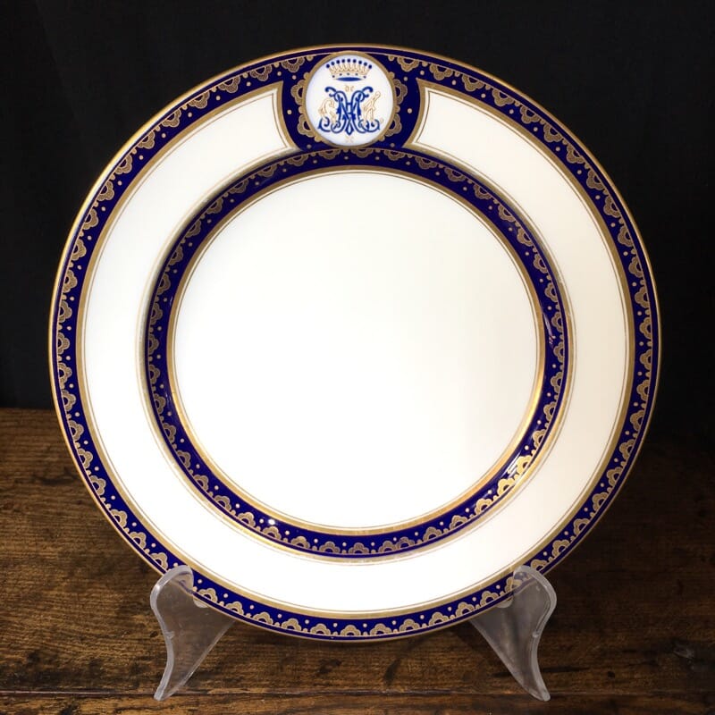 Wedgwood armorial plate, Viscount crown & 'GM de H' c.1891-1900-0