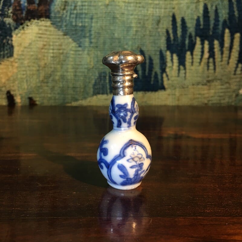 Chinese porcelain miniature vase, silver mounted as a perfume, c.1700-0