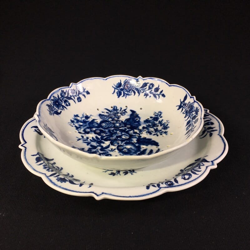 Worcester cress or strawberry dish & stand, pinecone pattern, unusual border c. 1770-0
