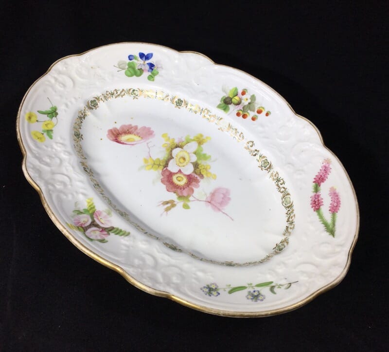 Swansea oval plate, superb flowers & moulded rim, c.1820-0