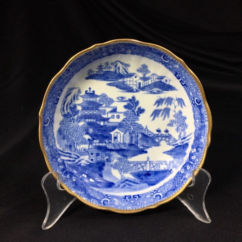 Miles Mason porcelain teabowl & saucer, printed 'pagoda' pattern, c. 1810 -27293