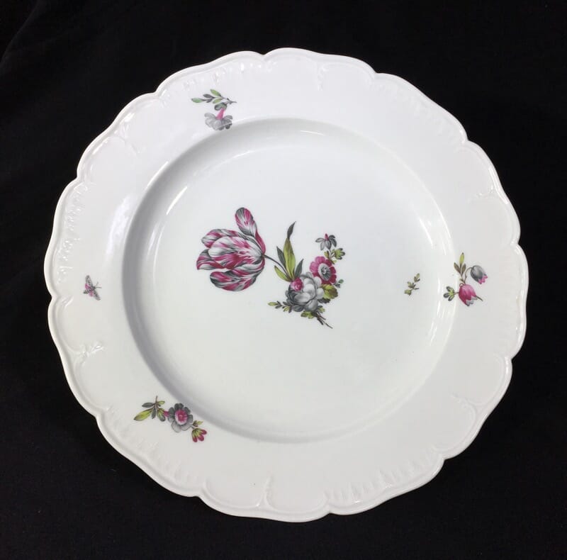 Berlin plate decorated with a pink and grey tulip, c.1880 -0