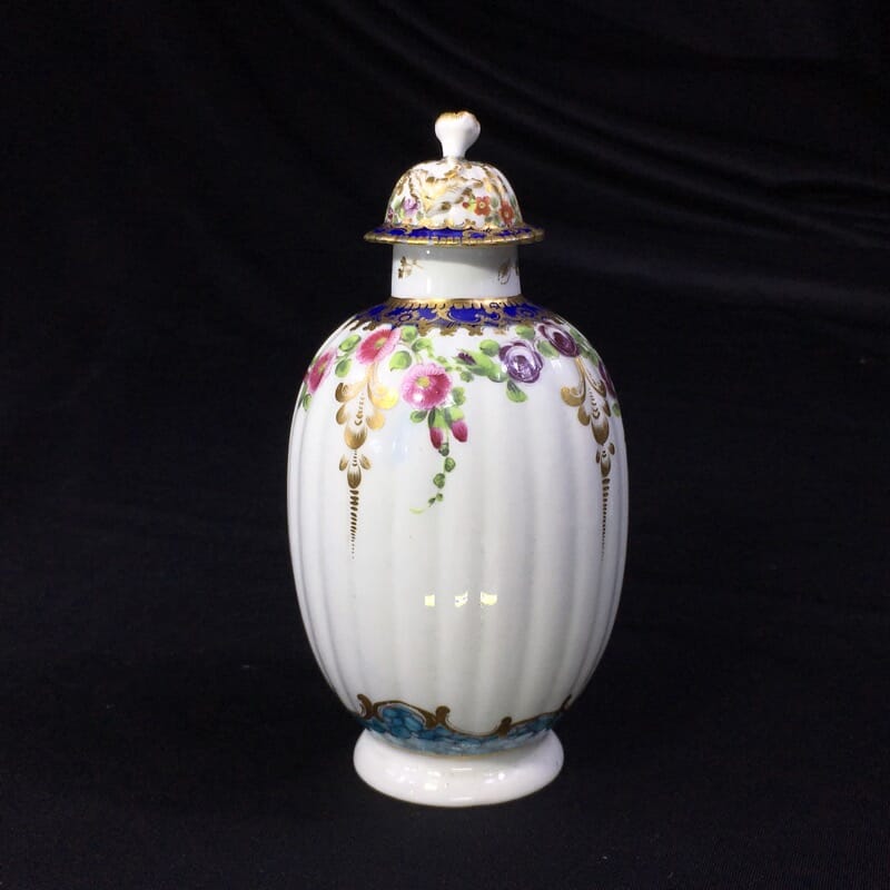 Worcester tea canister and cover, flower swags, c. 1775 -0