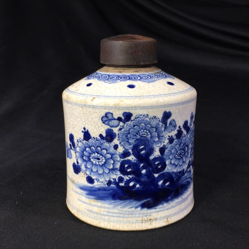 Chinese Export tea canister, peony rose in blue, 19th century -0