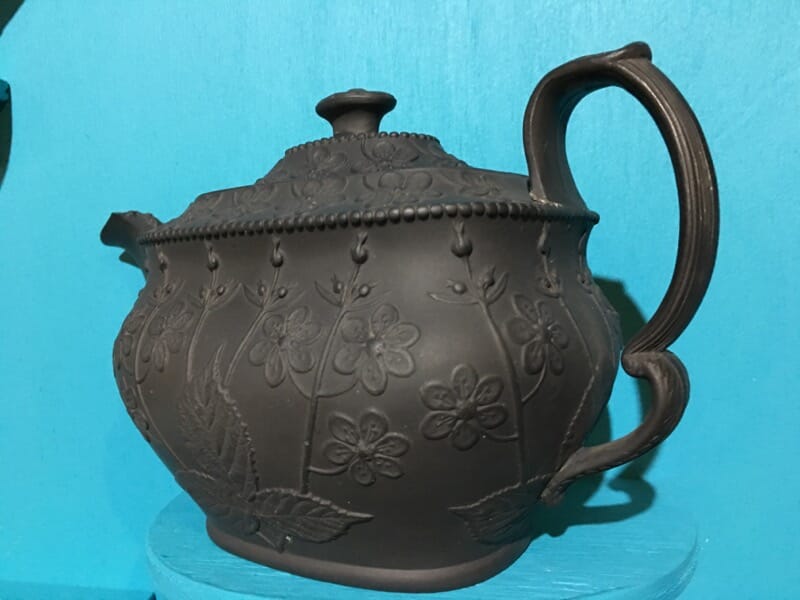 English black basalt teapot, flowerhead moulding, c. 1820 -28393