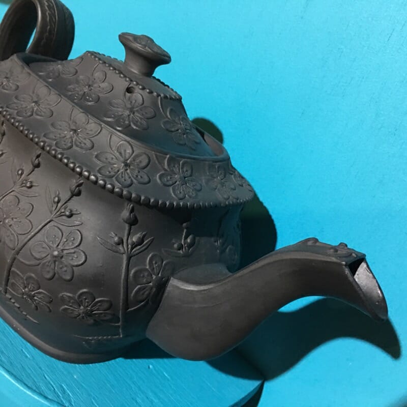 English black basalt teapot, flowerhead moulding, c. 1820 -28395