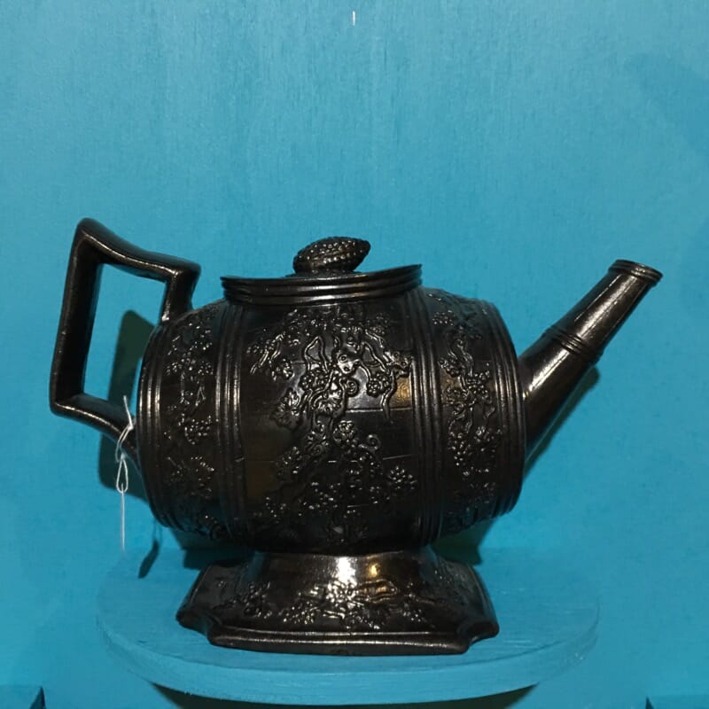 Glazed black basalt teapot in the form of a barrel, c. 1820 -0