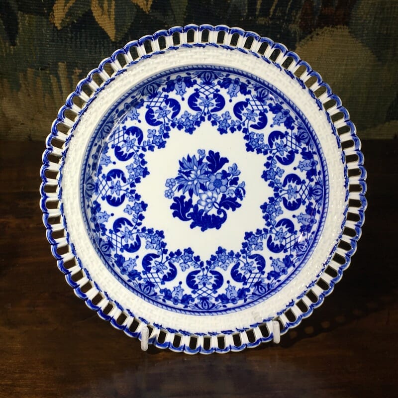 Spode basketweave rim plate, printed in blue with flowers, c. 1815-0