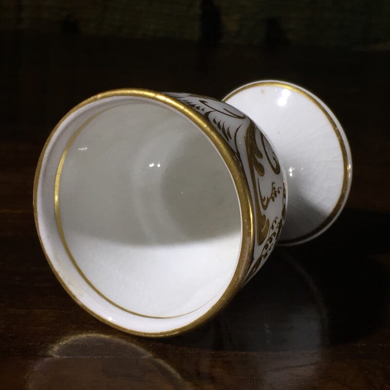 Victorian porcelain eggcup, raised gilt scrollwork, c. 1850 -29422