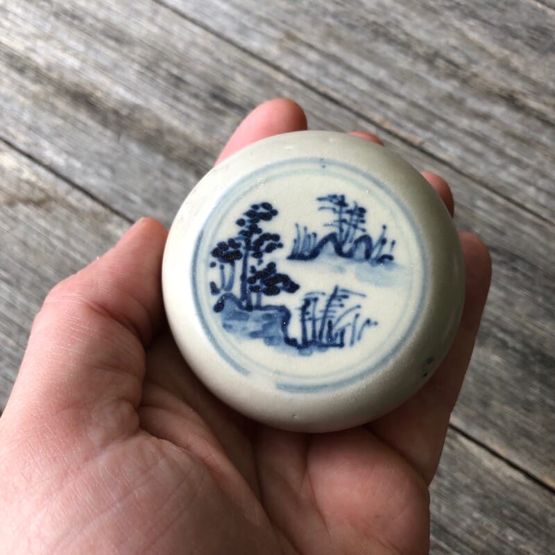 Hoi An Shipwreck box, river landscape, circa 1480. -0