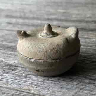 Small Thai stoneware bird box, Swankhalok, 15th century-0