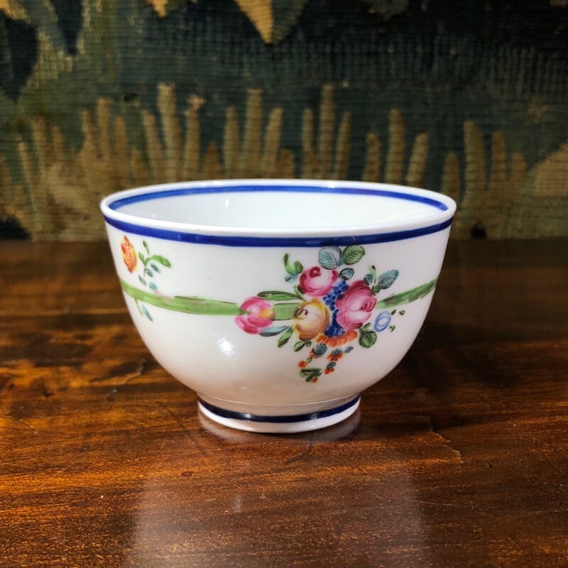 English porcelain teabowl, flower & ribbon pattern, c. 1790 -0