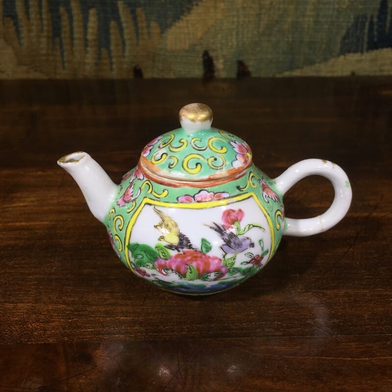 Cantonese Chinese miniature teapot, 19th century. -0