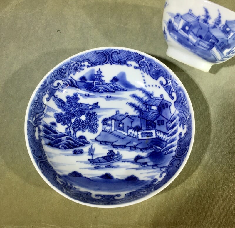 Chinese Export teabowl & saucer, pagoda landscape, c . 1780-0