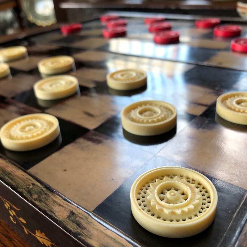 Ivory Chequers set, wheel openwork, Indian mid 19th century -31515