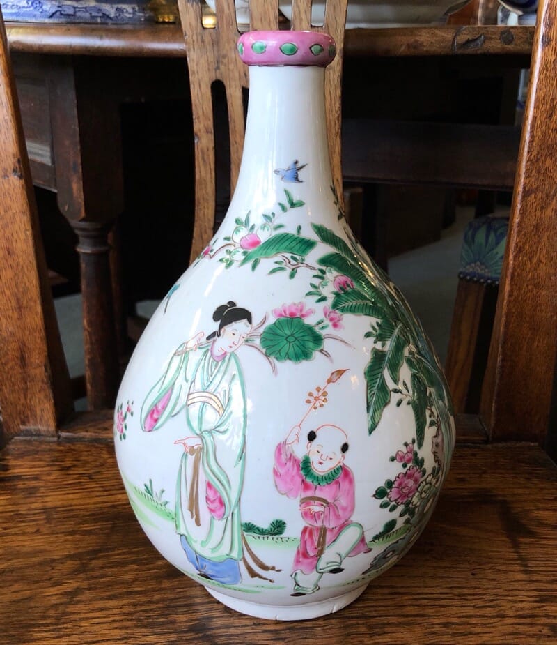 Japanese bottle shape vase, famille rose colours, 19th century -0