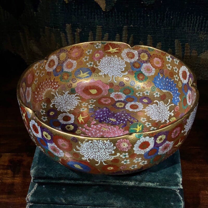Japanese Satsuma bowl with rich 'Thousand Flower' pattern, c.1920-0