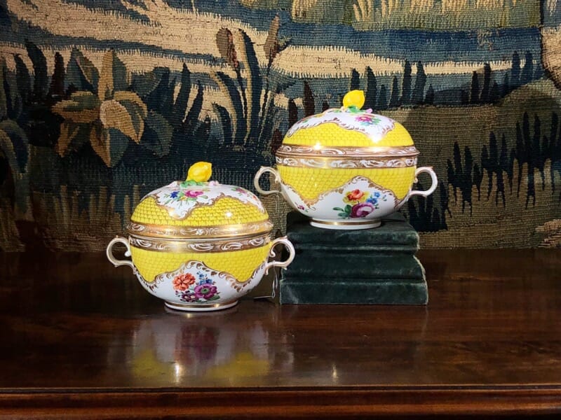 Pair of Vienna ecuelle - covered broth bowls, c. 1800-0