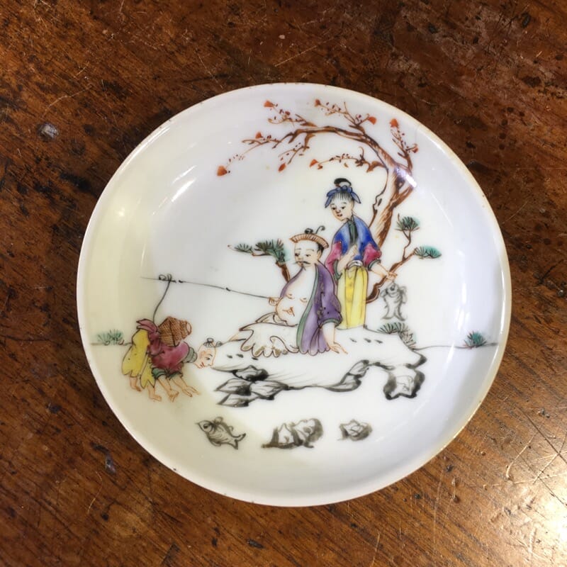 Chinese Export saucer with polychrome 'fishing' family group, c.1750 -0