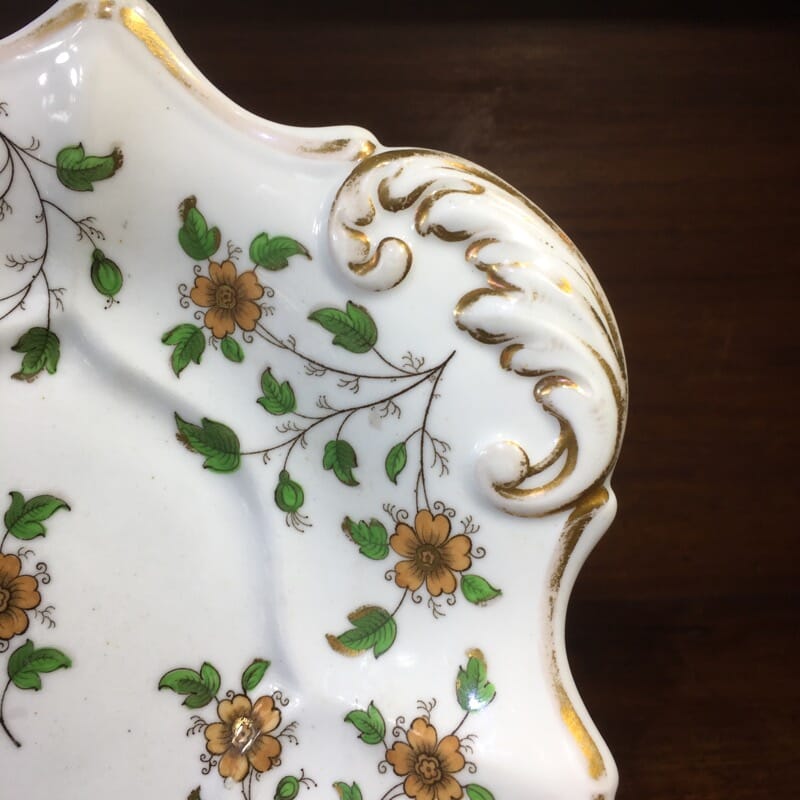 English porcelain serving dish, daisy sprigs, c. 1820-33987