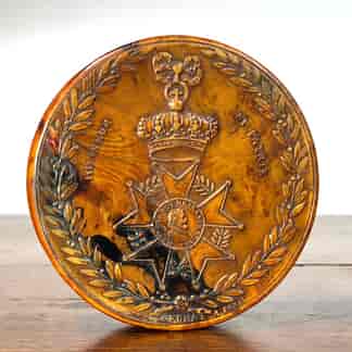 French treen snuff box, Legion of Honour + battle scene, c. 1814-30
