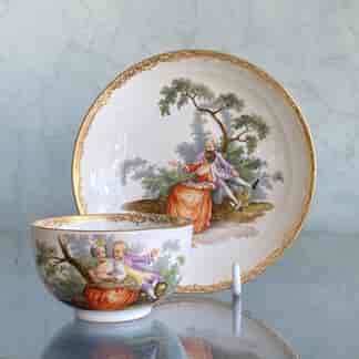 Meissen teabowl & saucer, Watteauesque scenes, c. 1770