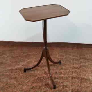 Rare Hepplewhite polscreen-table, tripod base with ebony stringing, c.1805
