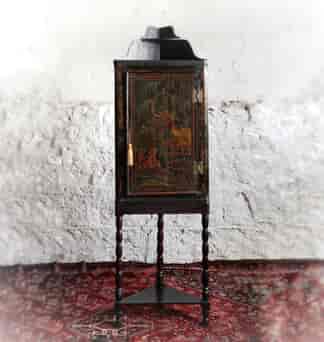 English Chinoiserie black lacquered corner cabinet, 17th/ early 18th century
