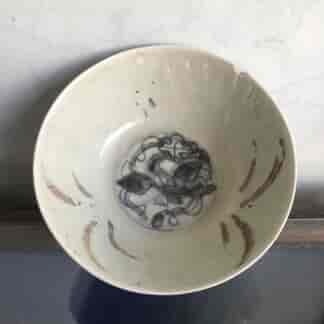 Bin Thuan shipwreck Buddhistic Lion bowl, 17th century Ming Dynasty porcelain