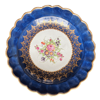 Dr Wall Worcester scalloped edge plate, 'wet blue' border with gilt, flower spray, c.1770