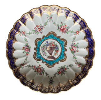 Dr Wall Worcester ‘French’ shape saucer dish with central urn with turquoise frame, c.1770