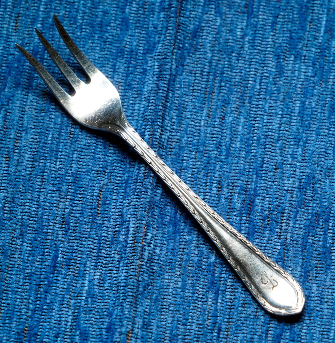 Small Sterling Silver pickle fork, Sheffield 1928 Moorabool Antique
