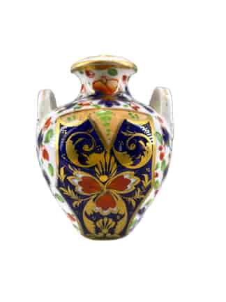 Small Derby vase in Imari pattern, c. 1820