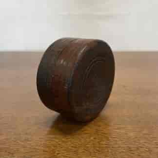 Small round wood turned box, 20th C