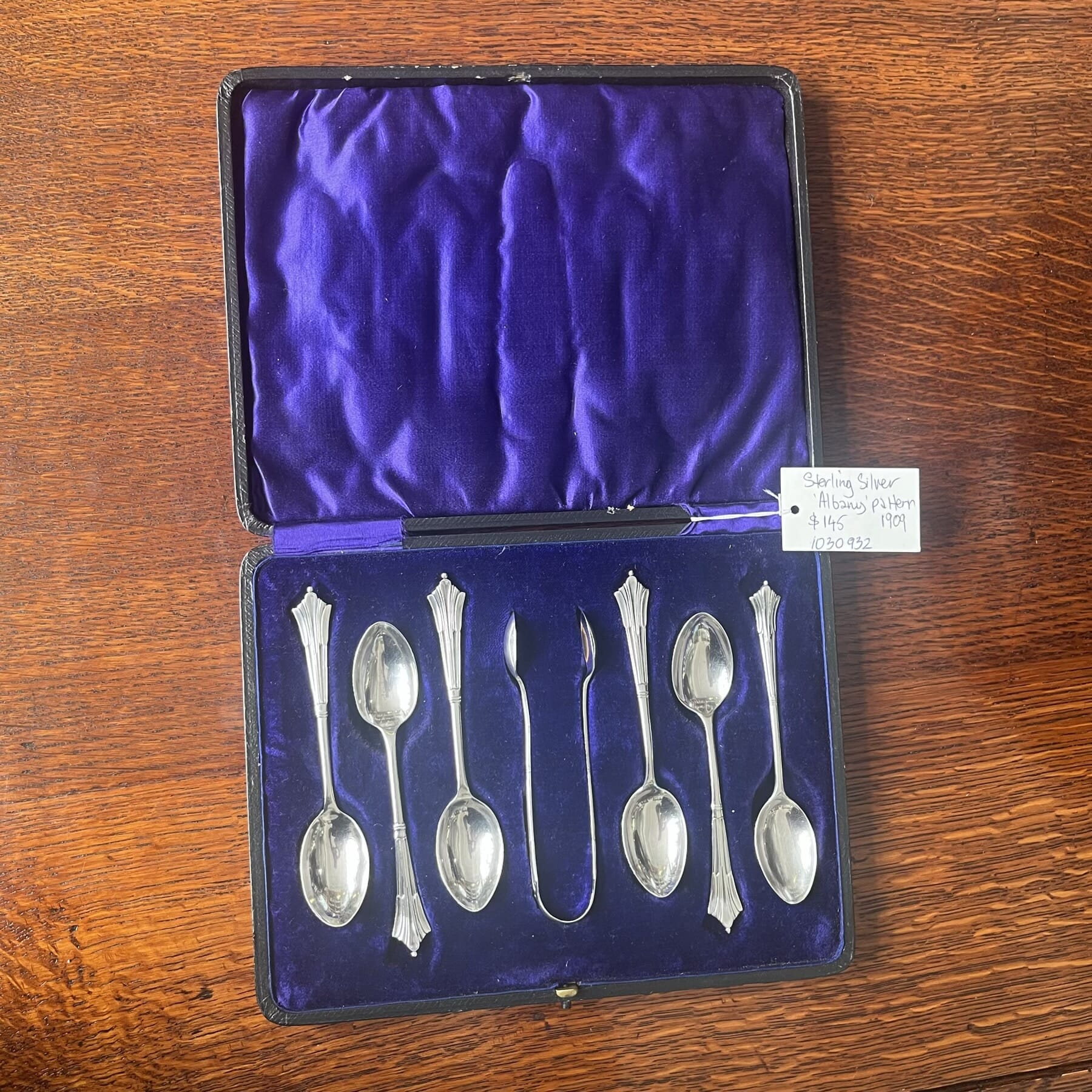 Boxed set of Sterling Silver ‘Albany’ sugar spoons & tongs, Birmingham 1907