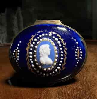 Rare English Enamel patchbox with 'Cameo' lid in Wedgwood style, c. 1790