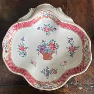 Shell Shape dish in 'Famille Rose' style, English 19th century