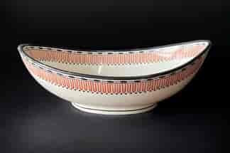 Large oval Wedgwood Queensware bowl, C. 1775