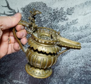 Indian- Nepalese bronze Sukunda oil lamp