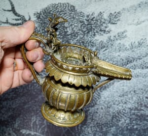 Indian- Nepalese bronze Sukunda oil lamp