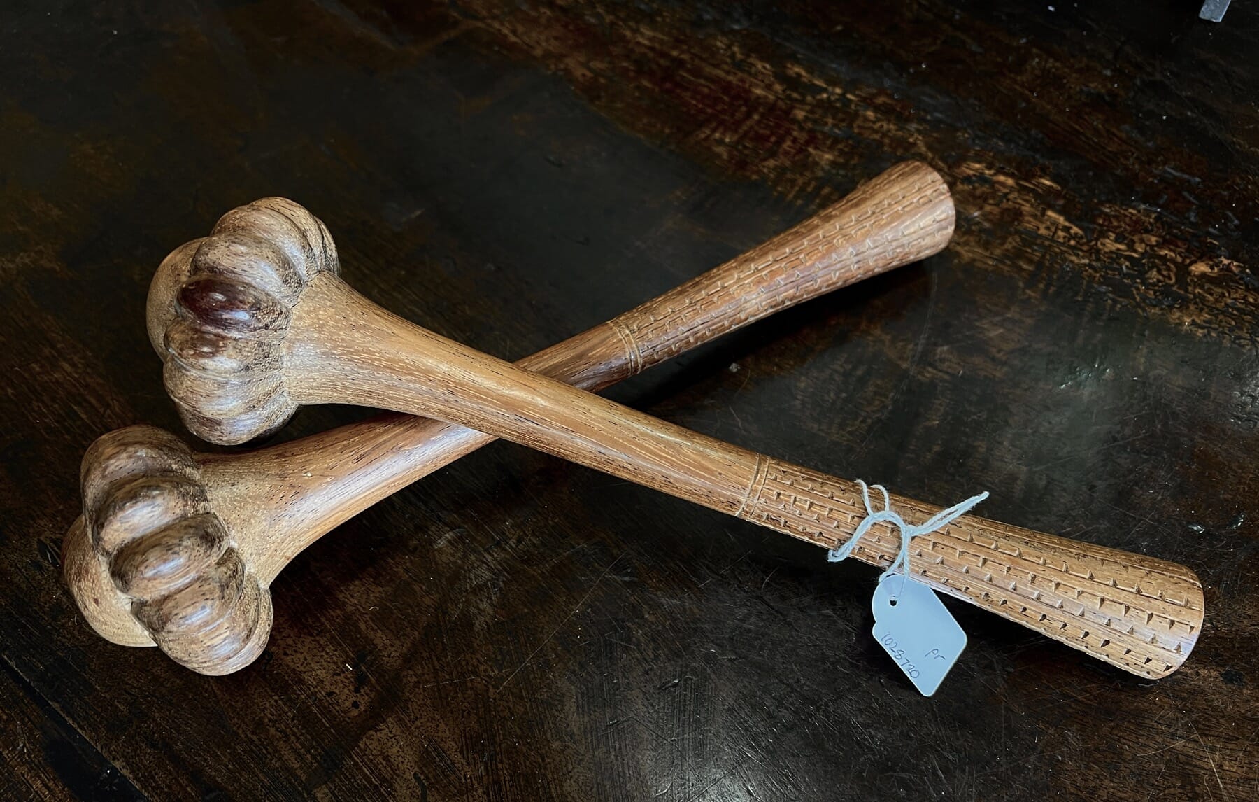 Pair of Fijian Ula Tavatava wooden throwing clubs, 20th c.