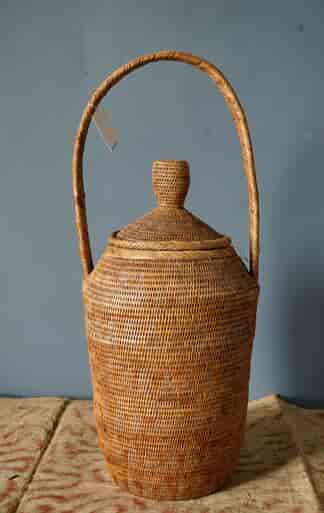 PNG Baka Basket with overhead handle + lid, 20th c.