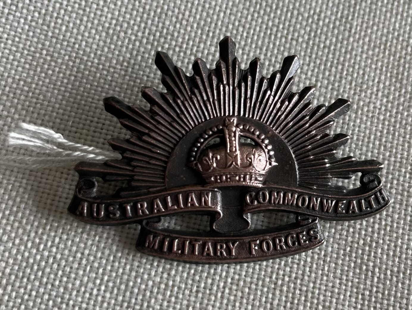 Australian Army Division Commonwealth Military Forces slouch cap badge, WWII 1940's