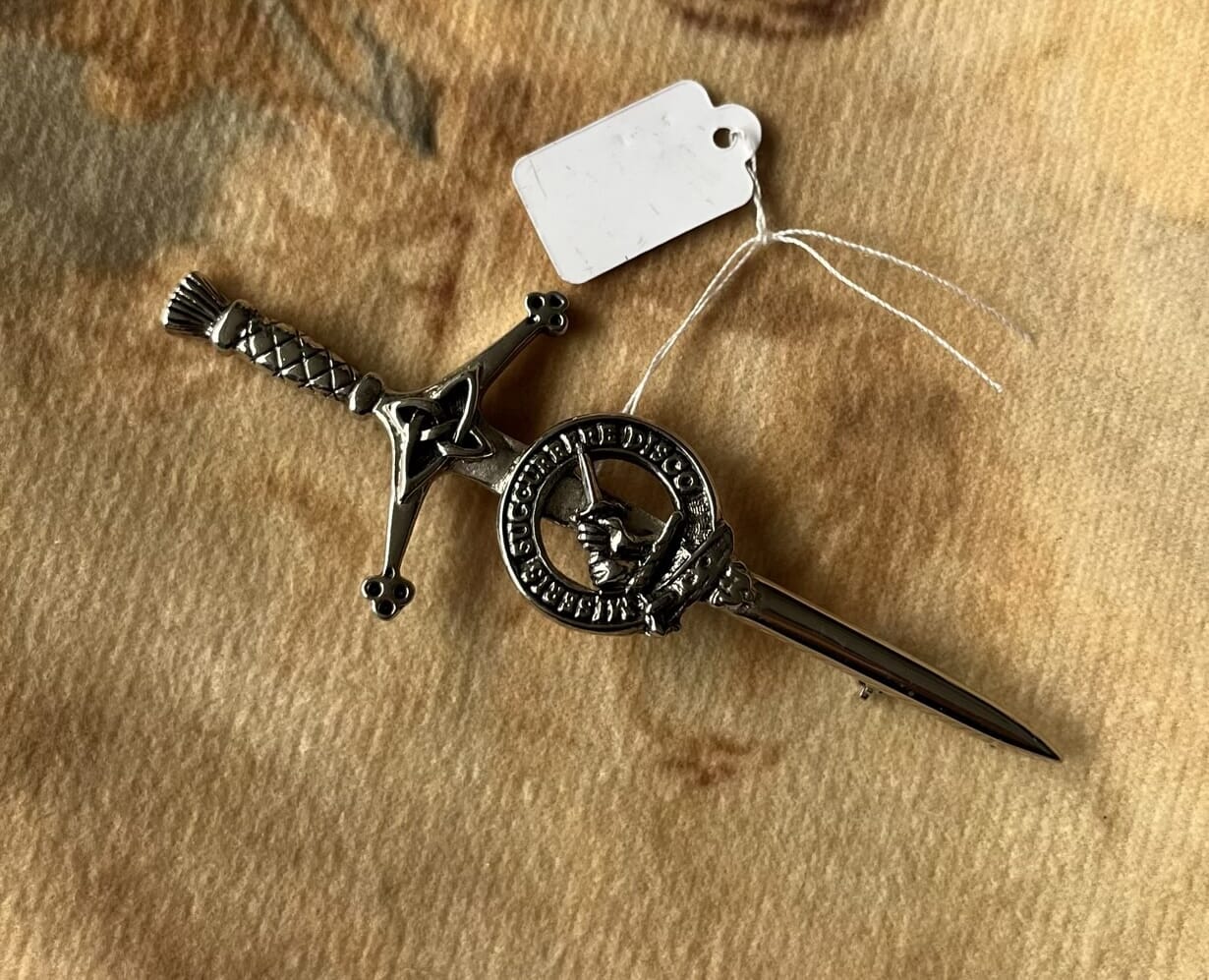 Scottish Kilt pin 'Miseris succurrere'