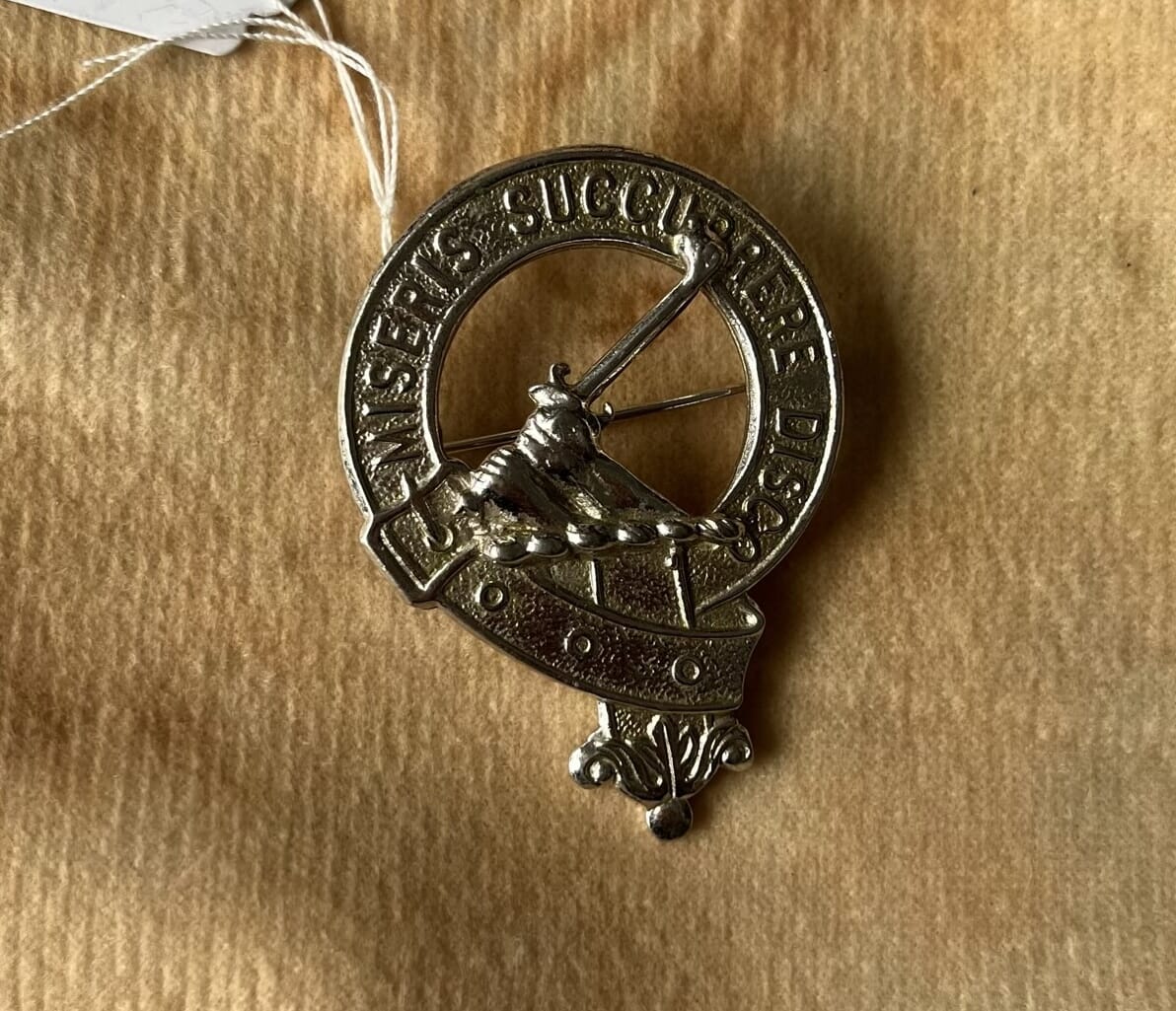 Scottish Macmillan clan Badge 'Miseris succurrere Disco', c. 1950